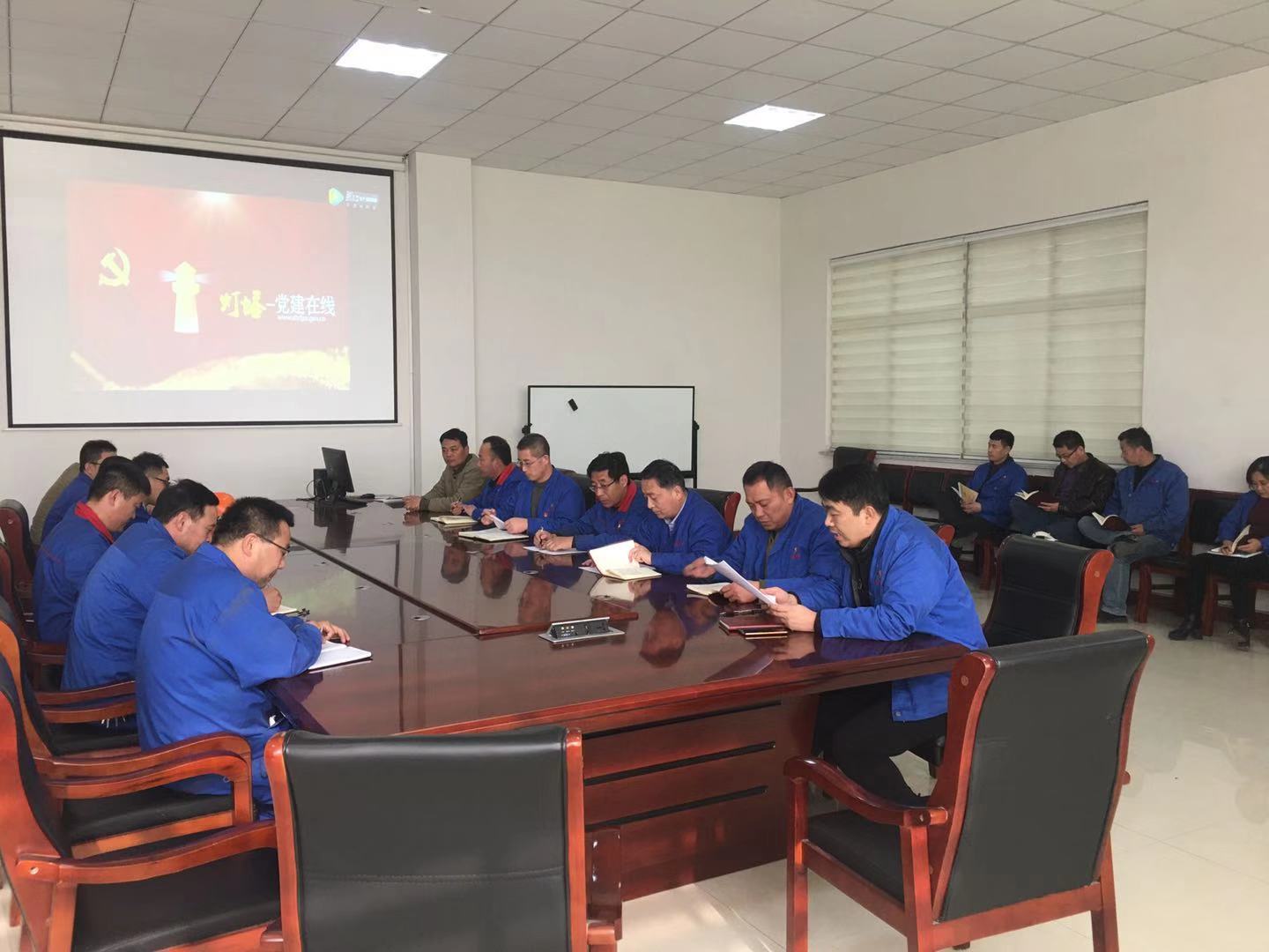 605125209.jpg 605125209.jpg