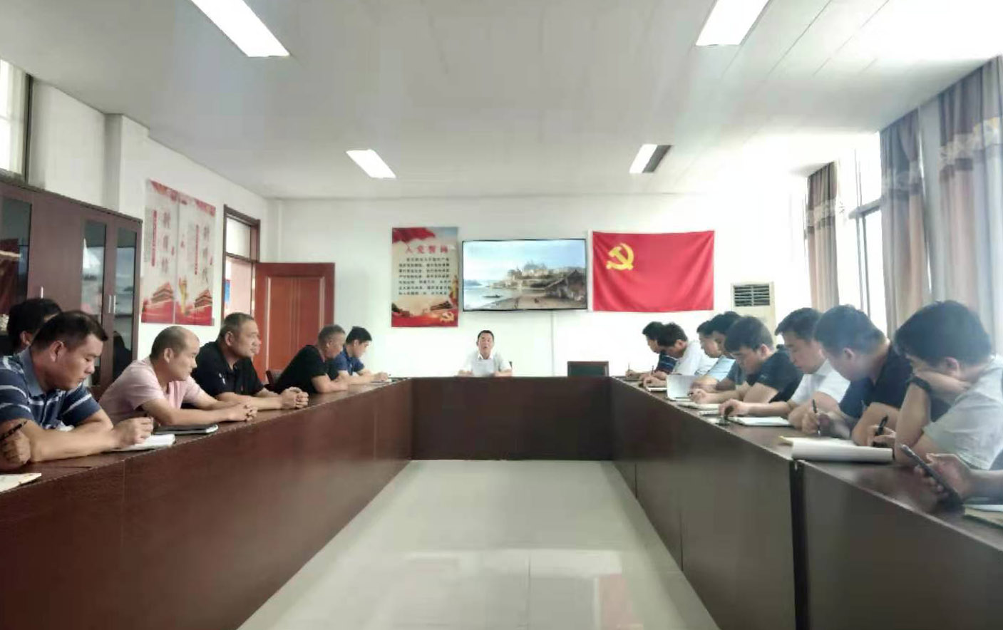 13ebc83a7de376ae1a41867da9fa90d.jpg 13ebc83a7de376ae1a41867da9fa90d.jpg