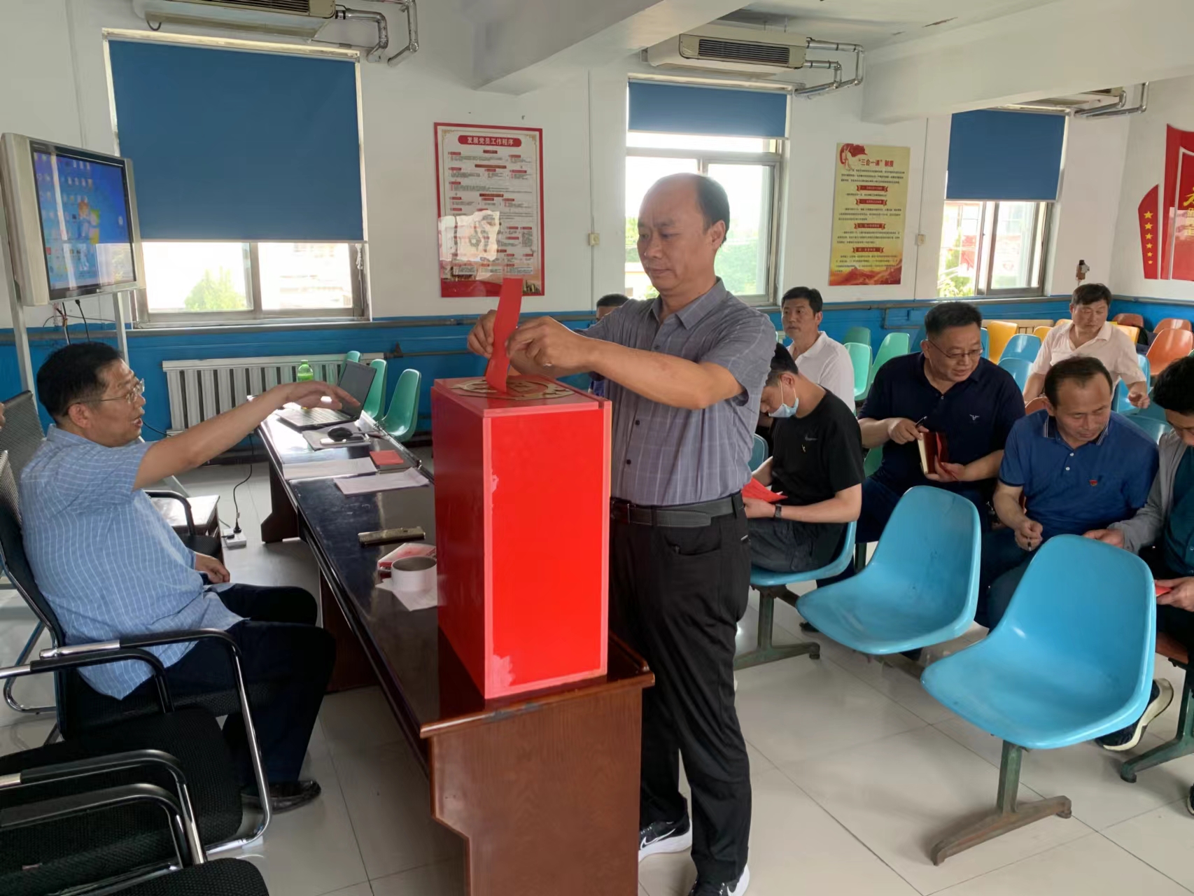 fe96a5688d5ef3de71facb16017f56f.jpg fe96a5688d5ef3de71facb16017f56f.jpg